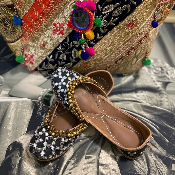 Genuine Leather Juttis. Size - 38